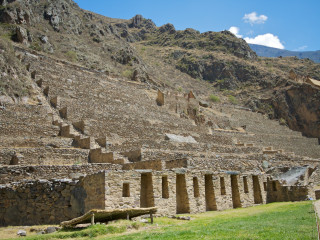 Sacred Valley tour:  Pisaq Market, Ollantaytambo + lunch + entrance fees